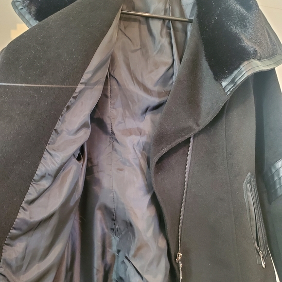 BEAUTIFUL JACKET2😍 - Picture 3 of 4